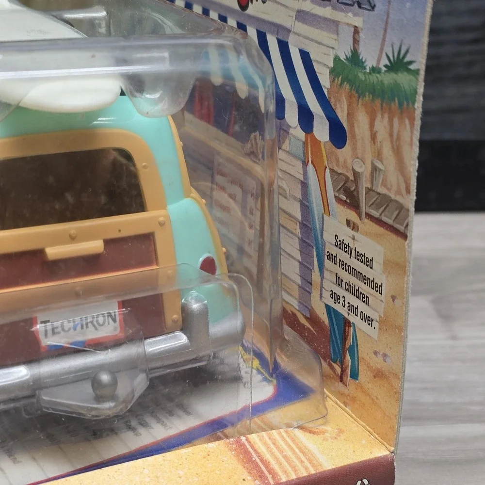 Vintage The Chevron Cars 1999 Sally's Surf Shack Woody Wagon In‎ Package